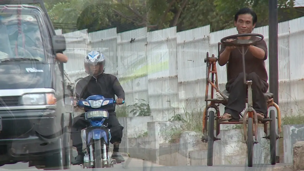 [Bintang] Hamdan, Montir Tanpa Kaki yang Pantang Menyerah