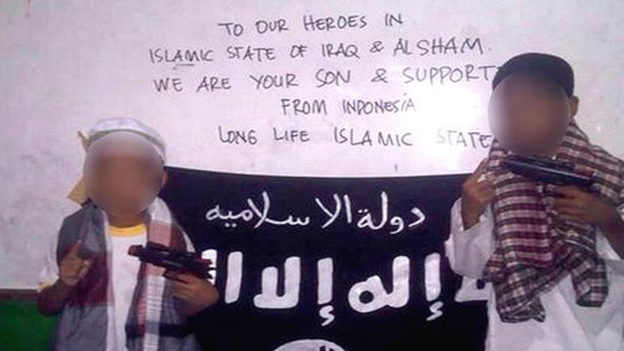 Muncul foto anak-anak Indonesia berpose dukung ISIS
