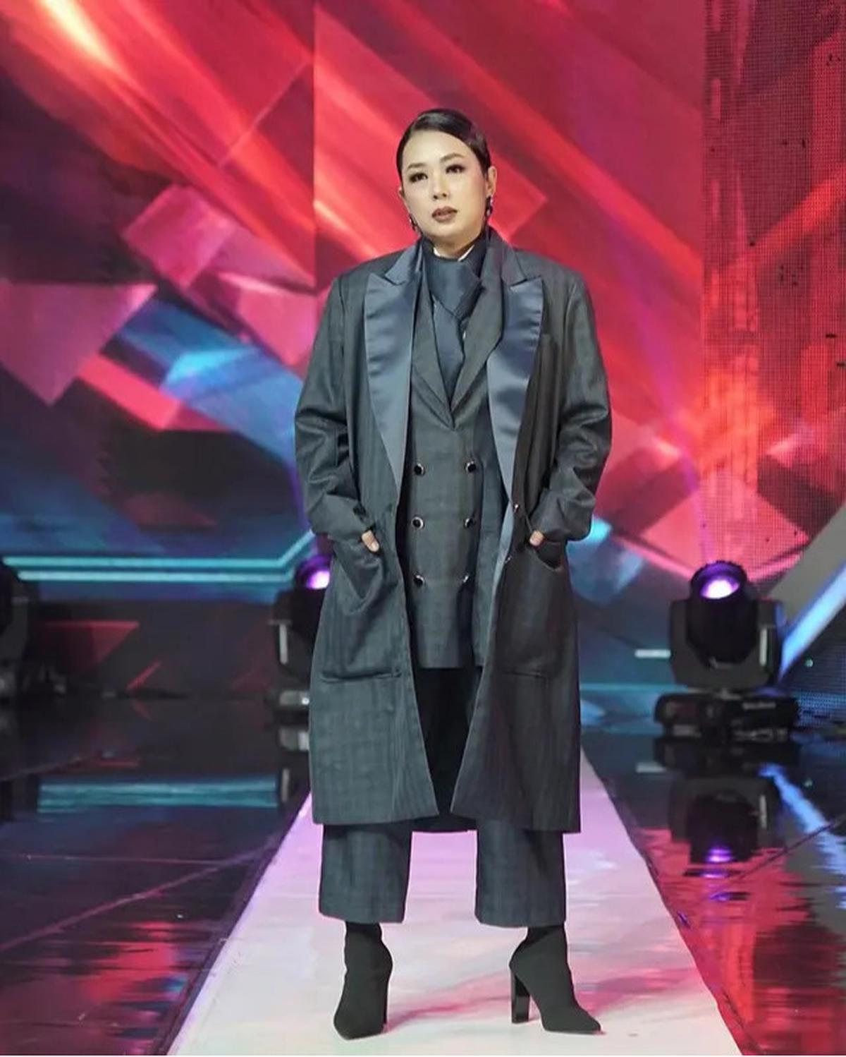 8 Inspirasi Blazer ala Soimah, Tampil Powerful dan Artistik