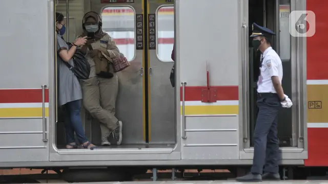 Penumpang KRL Terus Menurun