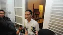 Presiden terpilih Joko Widodo atau Jokowi menegaskan tak ada pembicaraan nama menteri dalam pertemuannya dengan Surya Paloh, Kamis (14/8/14). (Liputan6.com/Herman Zakharia)