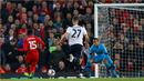 Striker Liverpool, Daniel Sturridge, saat mencetak gol ke gawang Tottenham Hotspur pada putaran keempat Piala Liga Inggris di Stadion Anfield, Liverpool, Selasa (25/10/2016) waktu setempat. (Action Images via Reuters/Jason Cairnduff)