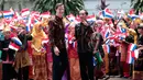 Presiden Joko Widodo atau Jokowi (kanan) berbincang dengan PM Belanda Mark Rutte (kiri) sebelum pertemuan di Istana Bogor, Jawa Barat, Senin (7/10/19). Pertemuan itu membahas kerja sama strategis antara Indonesia dan Belanda kedepan berdasarkan prinsip kemitraan komprehensif. (AP/Dita Alangkara)