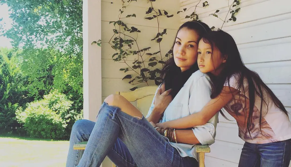 Sebagai anak perempuan satu-satunya dan bungsu, Nyla memang dekat banget dengan Nadya. (Liputan6.com/IG/@nadyahutagalung)