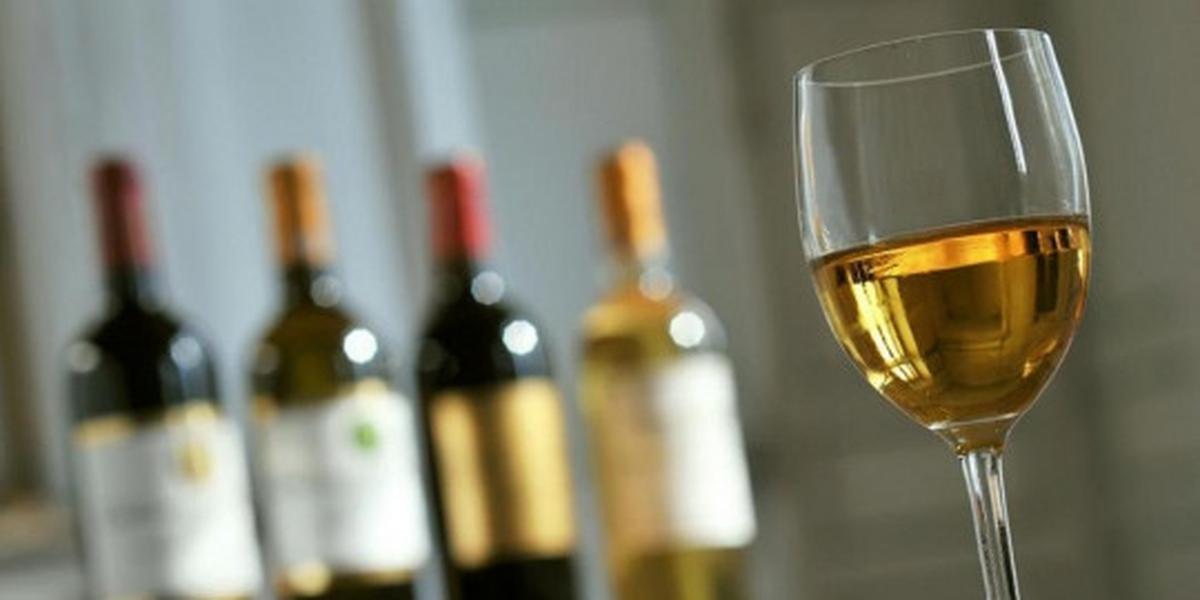 Baca Basmalah saat minum Wine