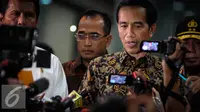 Presiden Joko Widodo (Jokowi) saat memberikan keterangan pers terkait operasi tangkap tangan (OTT) pungutan liar (pungli) di Kemenhub, Jakarta, Selasa (11/10). (Liputan6.com/Faizal Fanani)