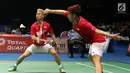 Ganda Putra Indonesia, Kevin Sanjaya Sukamuljo/Markus Gideon menahan serangan Kim Astrup/Anders S Rasmussen (Denmark) di Babak 32 Besar Indonesia Open 2017 di Jakarta, Rabu (14/6). Kevin/Markus kal;ah 16-21, 16-21. (Liputan6.com/Helmi Fithriansyah)