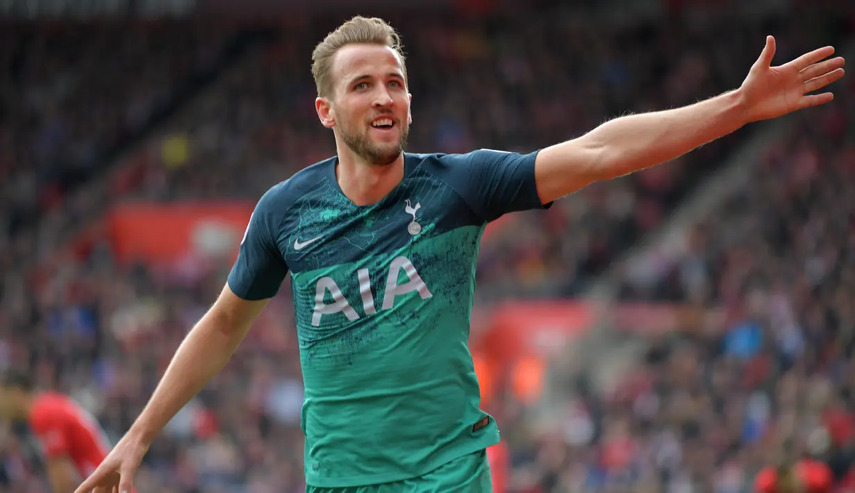 4. Harry Kane (Tottenham Hotspur) - 17 gol dan 4 assist (AFP/Olly Greenwood)