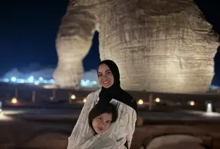 Melihat beberapa foto Ririn Ekawati mengajak putrinya Umroh untuk pertama kali pada Ramadan 2025 (@ririnekawati)