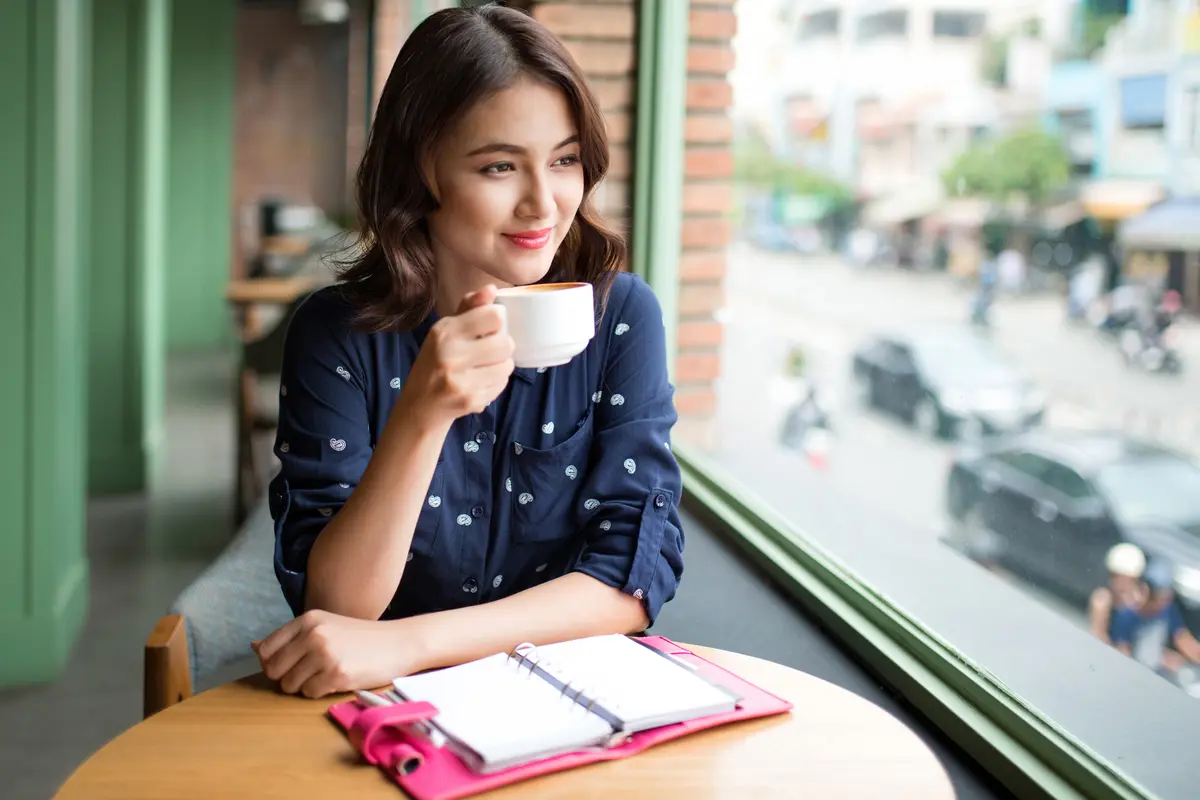 wanita februari cerdas