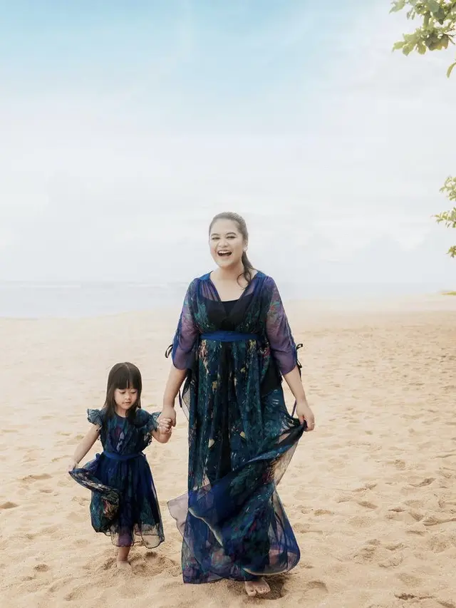 Tampilan Modis Kahiyang Ayu saat Hamil Anak Ketiga (Sumber: Instagram/ayanggkahiyang)