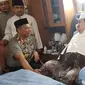 Kapolri Tito Karnavian menyambangi Habib Ali bin Abdurrahman Assegaf (Liputan6.com/ Anendya Niervana)