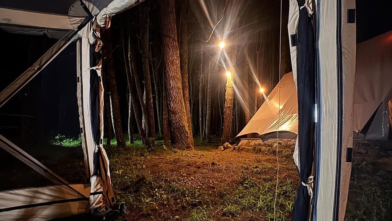7 Potret Syahnaz Sadiqah Dan Jeje Govinda Ajak Anak Camping, Si Kembar Juga Asyik Berkuda