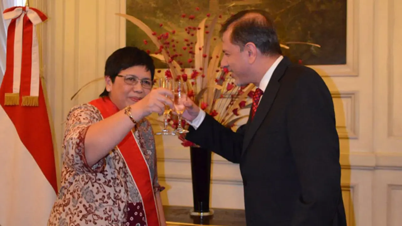 Dubes Kartini Sjahrir Terima "Medal of Honor"