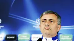 Pelatih Real Madrid asal Portugal, Jose Mourinho, memberi keterangan pers pada 21 Februari 2011 sebelum laga pertama perempat final Liga Champions melawan Lyon di Stade de Gerland. AFP PHOTO/PHILIPPE DESMAZES