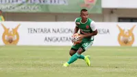 Manahati Lestusen, PS TNI. (Bola.com/Nicklas Hanoatubun)