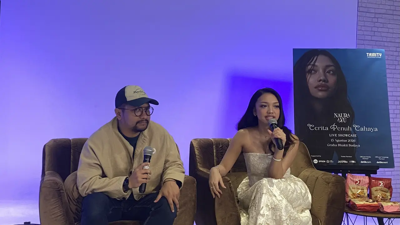 Rangga Djoned dan Naura Ayu dalam media junket Naura Ayu “Cerita Penuh Cahaya” Live Showcase di Jakarta, Kamis (30/7/2026). (Liputan6.com/Nola Vemiliana)