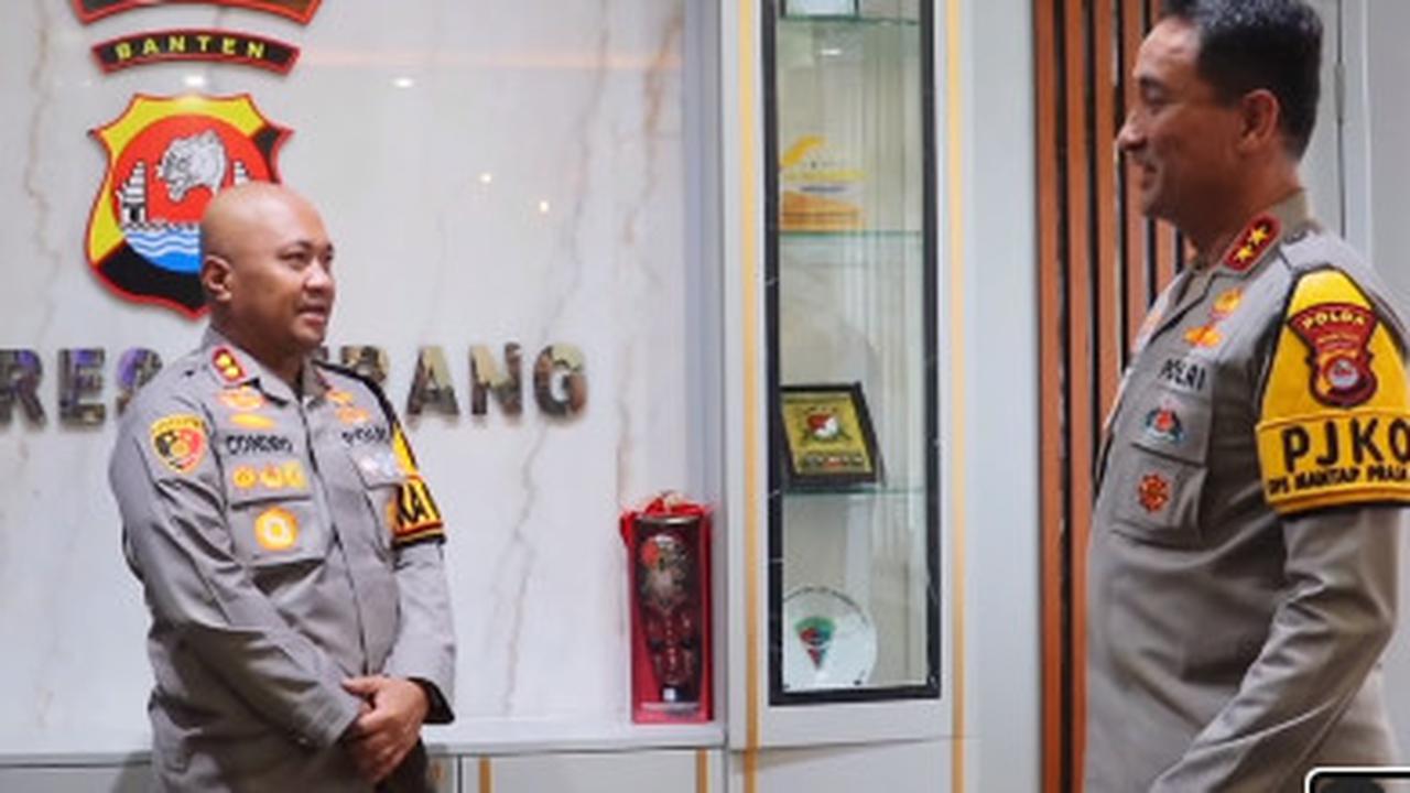 Jenderal Bintang Dua Sidak Perwira Polisi ke Ruang Kerjanya
