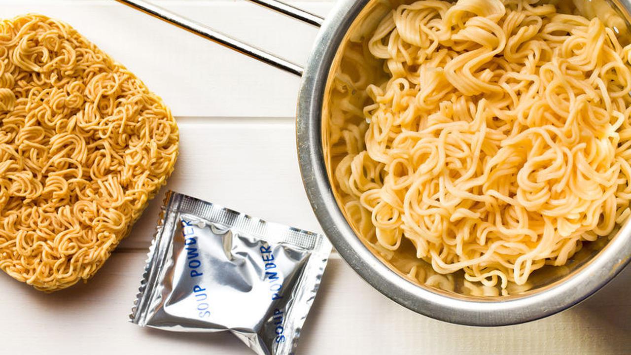 Bumbu Mi Instan yang Dimasak Picu Kanker?