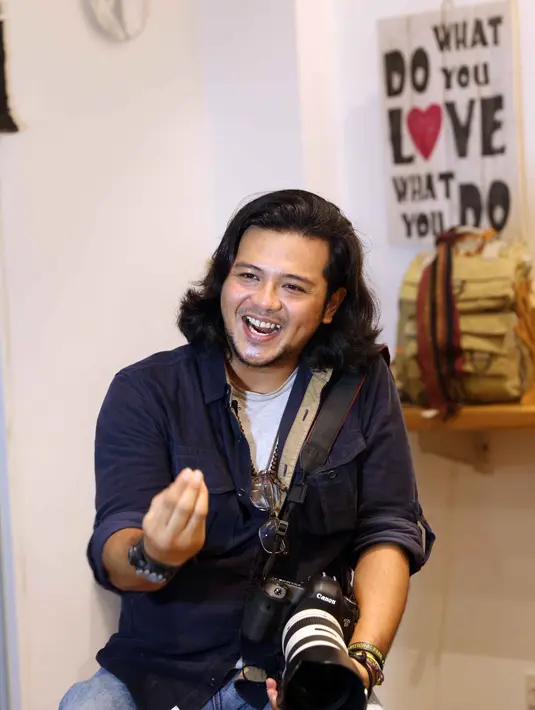 Saat ditemui Bintang.com di kawasan Senayan, Jakarta, Senin (1/2/2016), Ramon menceritakan saat makan dipinggir jalan, banyak orang Turki yang heran. (Nurwahyunan/Bintang.com)