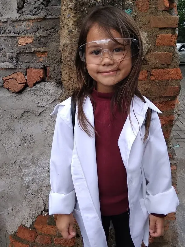 7 Potret Menggemaskan Putri Lia Waode, Wajah Blasterannya Curi Perhatian