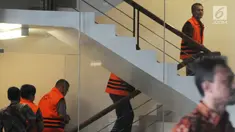Empat tersangka Walikota Pasuruan Setiyono, Plt PUPR Pakpak Bharat David Anderson Karosekali, PPK SPAM Toba 1 Donny Sofyan Arifin dan PPK SPAM Lampung, Anggiat Partunggul Nahot Simaremare bersiap diperiksa KPK, Jakarta (16/1). (Merdeka.com/Dwi Narwoko)