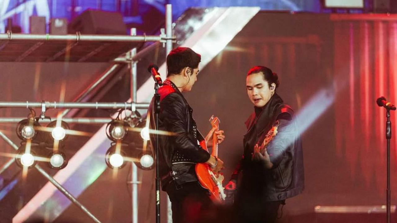 7 Potret Penampilan Al, El, dan Dul di The Lucky Laki, Siapa yang Bisa Kalahkan Karisma Mereka?
