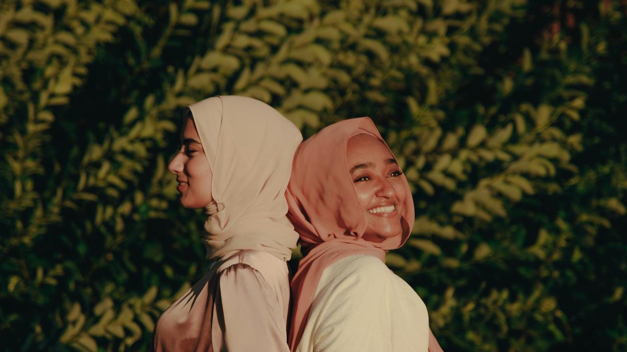 7 Tren Warna Baju Lebaran 2025, dari Natural hingga Bold yang Simpel dan Stylish