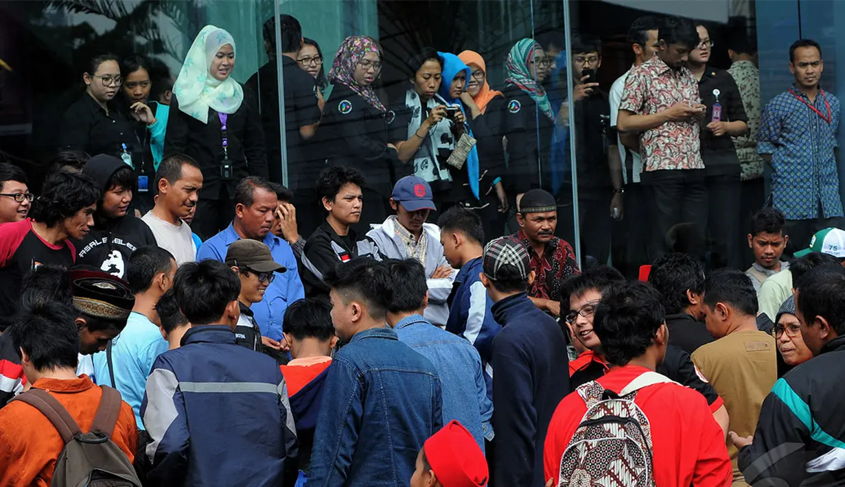 Pelecehan itu terjadi pada tayangan YKS yang tayang (20/6/2014). Kejadian tersebut bermula ketika Ferdians Setiadi melakukan hipnotis terhadap Caisar, Jakarta, Selasa (24/06/2014) (Liputan6.com/Faisal R Syam)