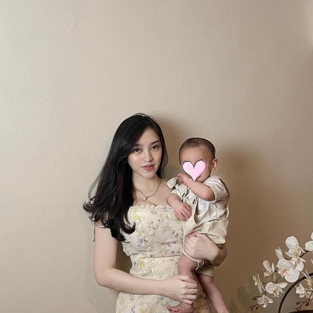 Suaminya Diduga Selingkuh dengan Arawinda, Ini 6 Potret Amanda Zahra Momong Anak