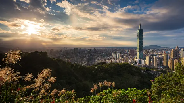 Taipei City/Photo by Thomas Tucker on Unsplash