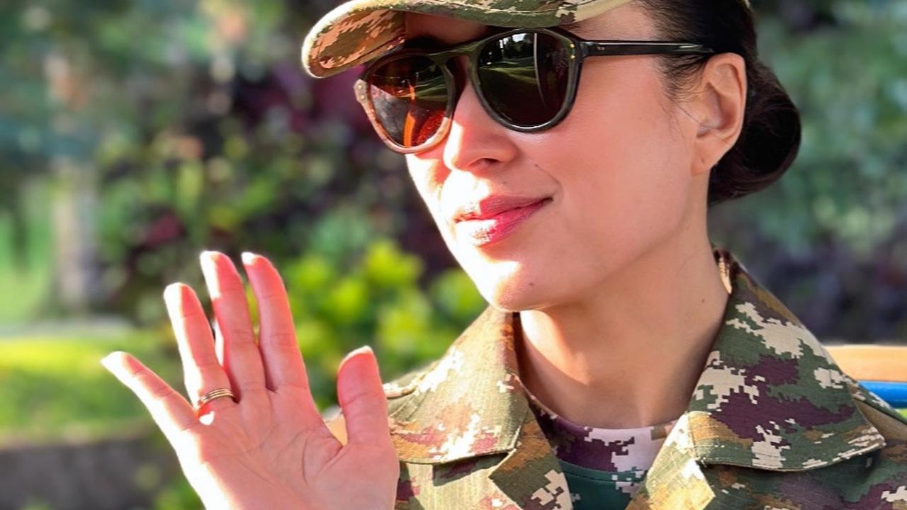 Potret Cantik Widiyanti Putri Menteri Pariwisata Berseragam Loreng saat 'Wamil', Kece Bak Tentara di Drakor