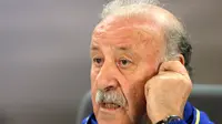 Hasil imbang yang didapat timnas Spanyol pada laga uji coba melawan Rumania, Minggu (27/3/2016), membuat pelatih Vicente del Bosque berang. (EPA/Robert Ghement)