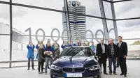Unit yang ke 10 juta BMW Seri 3 akhirnya dikirimkan ke seorang pelanggan setia dari Jerman bernama Xaver Bitt. 