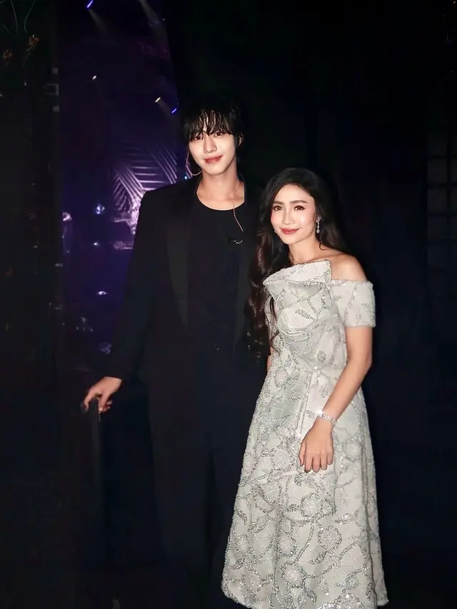 Dress Febby Rastanty saat Bersebelahan dengan Aktor Korea, Ahn Hyo Seop. [@febbyrastanty]