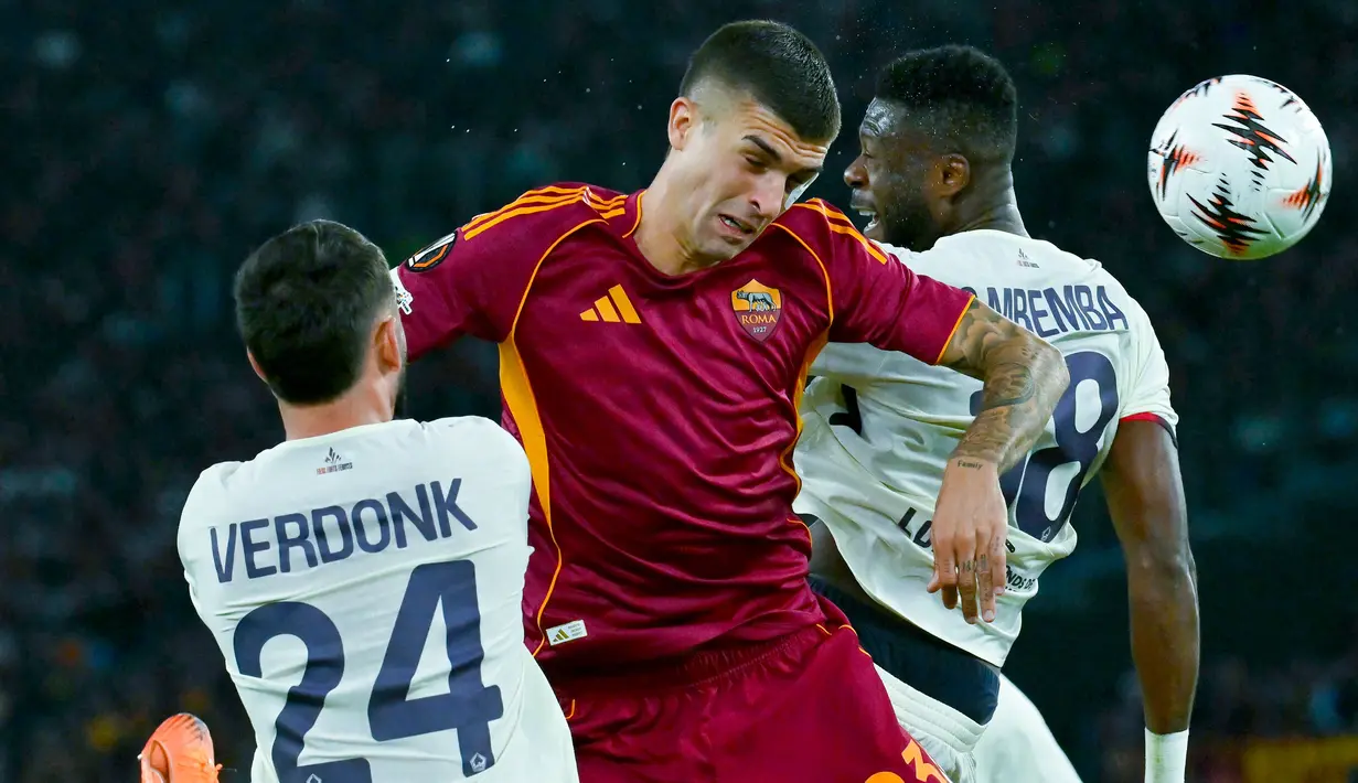 Lille pulang dengan kemenangan berharga yang menjaga catatan sempurna mereka di fase grup, sementara Roma harus menanggung kekecewaan setelah menyia-nyiakan peluang emas, terutama dari titik penalti. (AP Photo/Andrew Medichini)