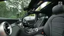 Interior Mercedes-Benz C300 AMG Line yang mempunyai panoramic saat peluncuran Mercedes Benz The new C-Clas Production Roll-off di Pabrik Mercedes-Benz, Wanaherang, Bogor, Selasa (11/12).  (Liputan6.com/Herman Zakharia)