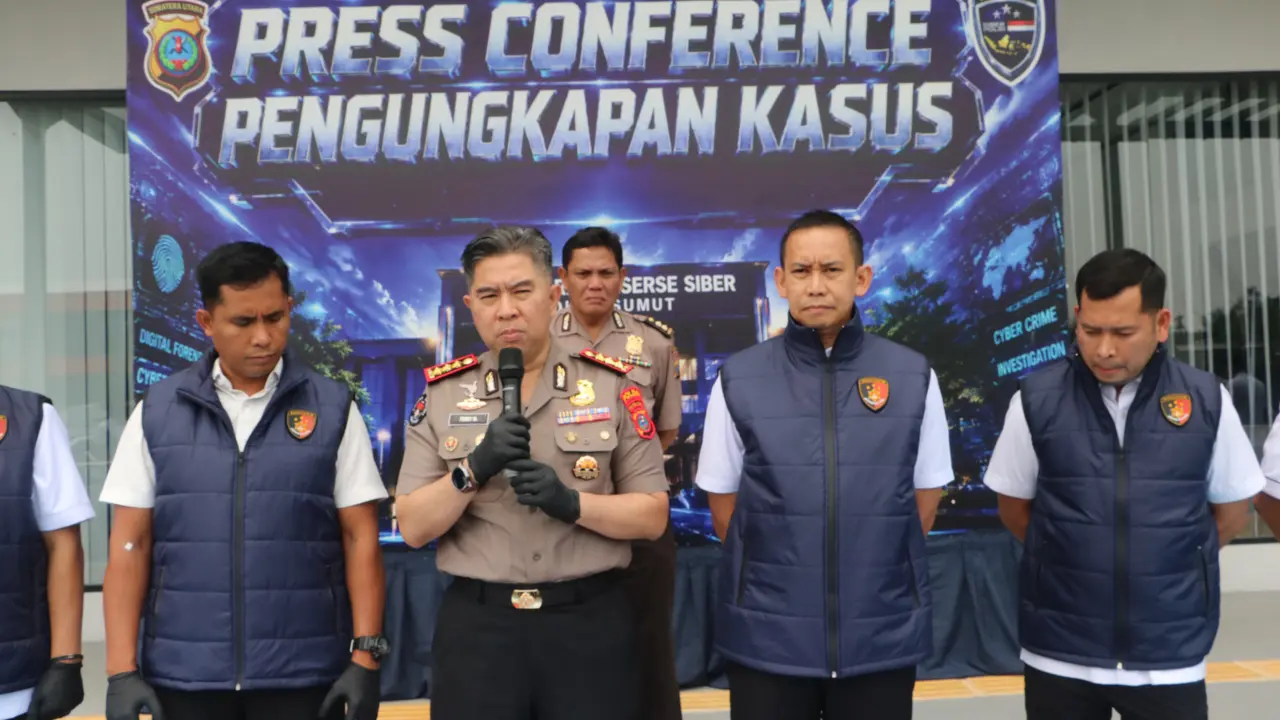 Polri bongkar sindikat judi online di Medan. (Liputan6.com/Reza Efendi)