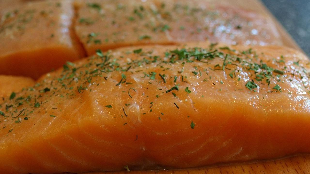 Ilustrasi Daging Ikan Salmon (©Pixabay)