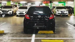 Satu slot parkir yang terbuang sia-sia. (Source: Instagram/@parkirlobangsat)