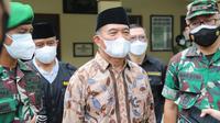Menko PMK Muhadjir Effendy menanggapi pemberhentian Terawan Agus Putranto dari keanggotaan IDI di sela kunjungan di Kabupaten Musi Rawas, Sumatera Selatan pada Kamis, 31 Maret 2022. (Dok Kemenko PMK RI)