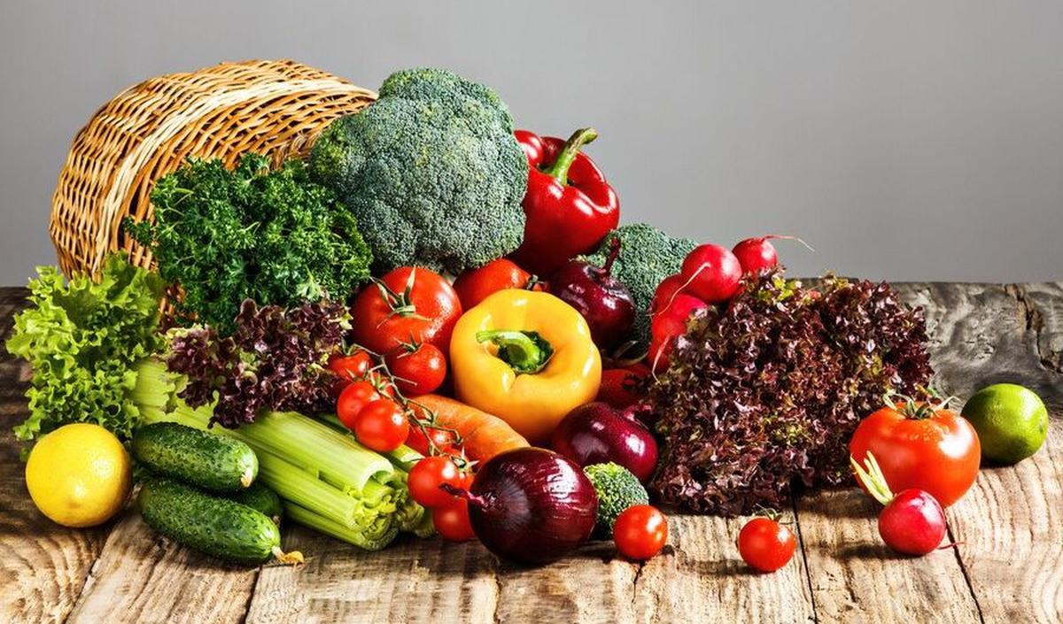 1.&nbsp;Bahan Terkontaminasi Lebih Sedikit:<br>Makanan organik umumnya mengandung lebih sedikit bahan terkontaminasi.<br>