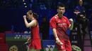Selebrasi ganda Campuran China, Zheng Si Wei/Huang Ya Qiong usai mendapakan poin saat menghadapi pasangan Indonesia, Rehan Naufal Kusharjanto/Lisa Ayu Kusumawati pada laga semifinal All England 2023 di Utilita Arena, Birmingham, Inggris, Sabtu (18/3/2023) malam WIB. Zheng Si Wei/Huang Ya Qiong menang rubber game 21-17, 13-21 dan 21-13. (AP Photo/Rui Vieira)