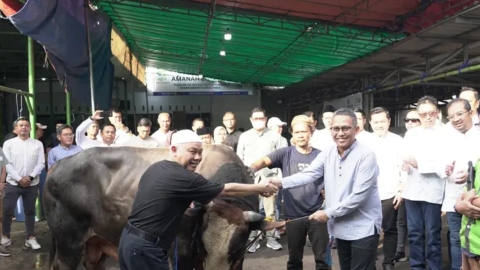 Pegadaian Berbagi Berkah: 700 Kurban di Idul Adha.