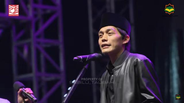 Gus Iqdam Mengisi Pengajian di Malam Tahun Baru 2024