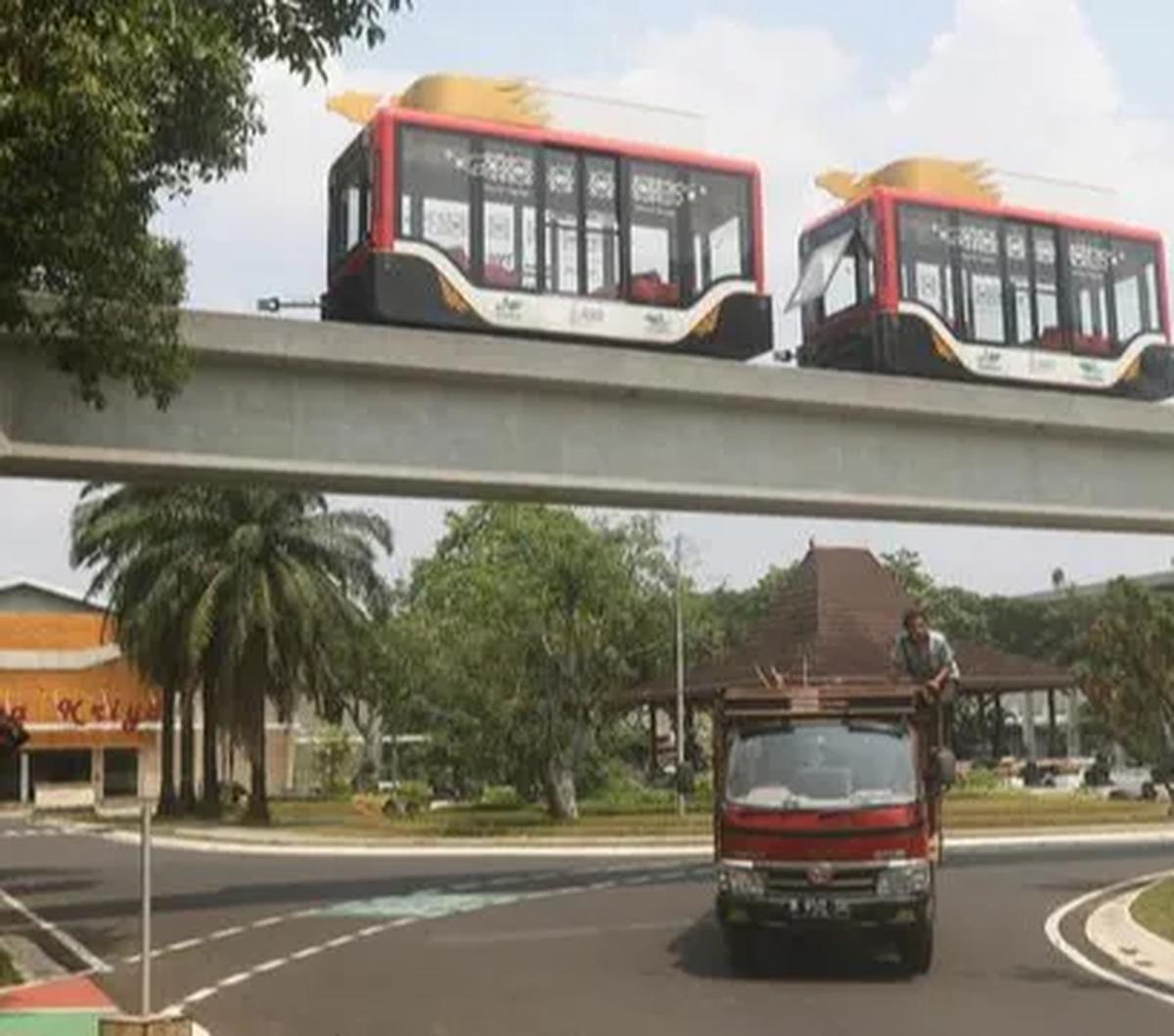 "Kita juga akan ada shuttke khusus dari LRT. Ada shuttel khusus yang memang regularly membawa pengunjung ke sini," kata Maya kepada media, di TMII, Jakarta, Kamis (24/8).