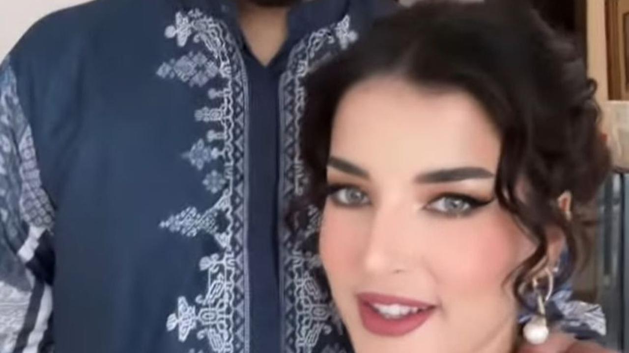 Potret kebersamaan Tasya Farasya dan suami sebelum tampil.