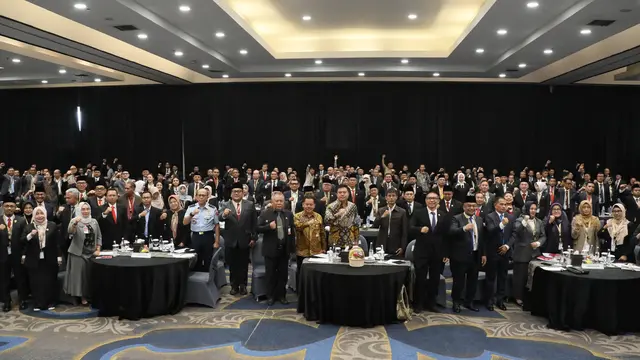 Plt. Sekjen Kemendagri Ingatkan Visi Indonesia Emas Jadi Perhatian Seluruh Anggota DPRD Provinsi Terpilih