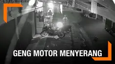 Geng motor menyerang sebuah warung di Cimanggis, Depok. Satu orang warga tewas karena aksi anarkis ini.