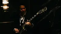 Reza Arfandy kakak dari Farah Quinn saat merilis single solo perdananya, Perfect, pada Hari Valentine 2025. (Dok. IST)